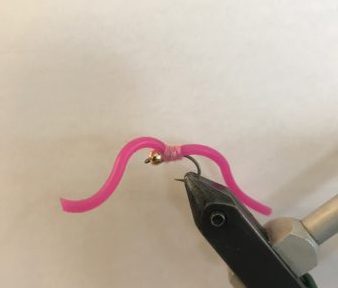 Fly Tying Kingfisher Wiggle Worm (Caster’s Squirmito)